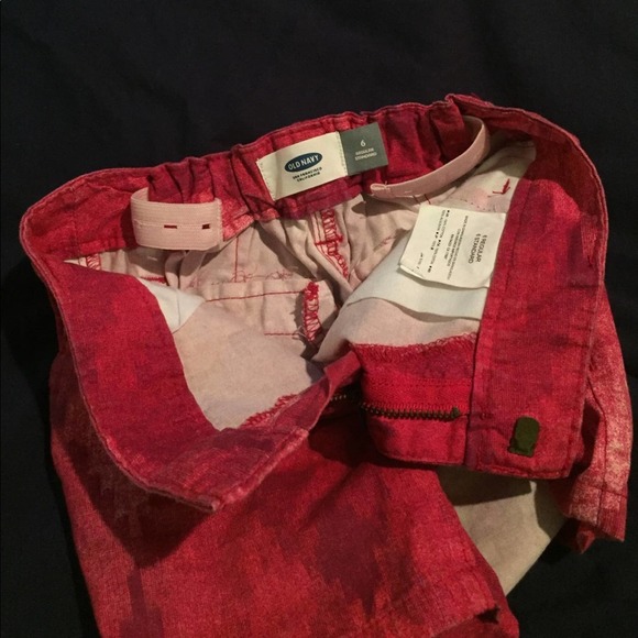 5/$20 sale! Old Navy red pattern shorts - Picture 3 of 3